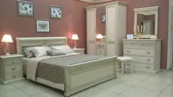 Isotta Yotoqxonasining Ichki Qismi Yorqin