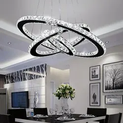 Чароғҳои шифти LED дар акси меҳмонхона