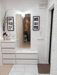 Decorate a small hallway in an apartment real photos