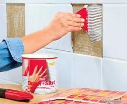 How to properly lay tiles on a wall in a bathroom photo