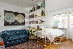 Стеллажи для гостиной как перегородка фото