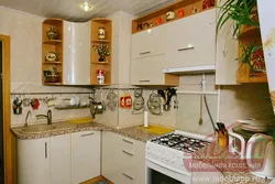 Кухни Фото В Углу Трубы