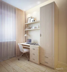 Yataq otağı fotoşəkilində mebel ilə masa