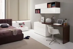 Yotoqxona Fotosuratida Mebel Bilan Stol