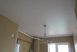 Матовые потолки на кухне фото дизайн