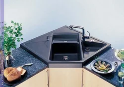 Oshxonadagi fotosuratda alohida lavabo