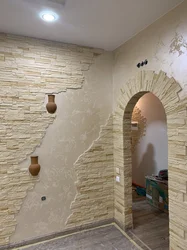 Гіпсавыя цаглінкі ў пярэднім пакоі.