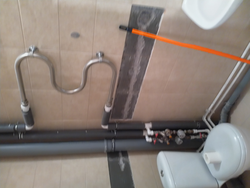 Pipes in the bathroom design photo