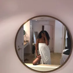To'liq devor hammom oynasi fotosurati