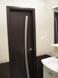 Дверь в туалет квартиры дизайн