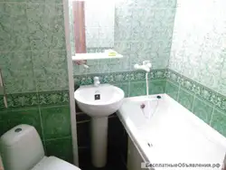 Bathroom design with Khrushchev panels