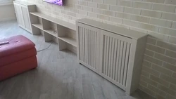 Yashash xonasining ichki qismidagi batareya fotosurati