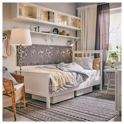 Bedroom design with single bed
