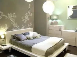 What wallpaper is best to choose for a small bedroom photo design