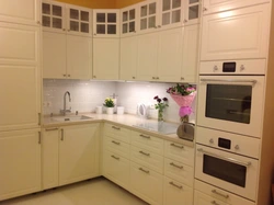 Real interyerdə ikea budbin ağ mətbəx