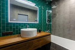 Bath interior in emerald color