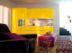 What color goes with yellow in the kitchen interior photo how