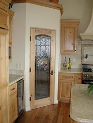 Put a photo of the door to the kitchen