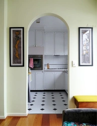 Put a photo of the door to the kitchen