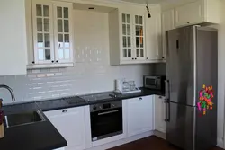 Gümüş Soyuducu Dizaynlı Mətbəx