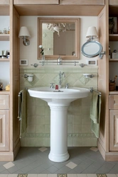Tulip bathroom design
