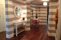 Zolaqlı koridorların fotoşəkili