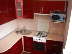 Угловые кухни для маленькой кухни фото с холодильником и плитой