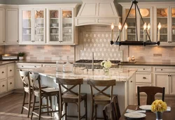 Сафолҳои барои backsplash ошхона дар акс сабки классикӣ