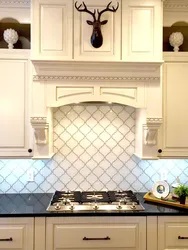 Klassik üslubda fotoşəkildə mətbəx backsplash üçün plitələr