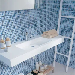 Bathroom design with small tiles