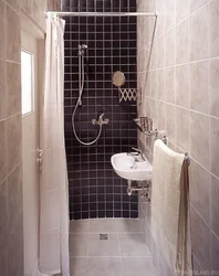 Bathtub design with shower cabin without tray