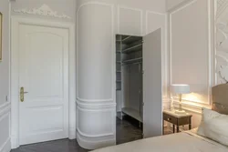 Interior doors to the bedroom photo in the interior