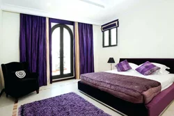 Lilac pərdə dizaynı ilə yataq otağı