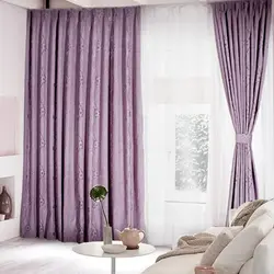 Lilac pardalari dizayni bilan yotoq xonasi