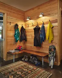 Photo hallway in a wooden house