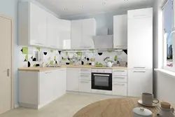 Zamonaviy uslubdagi interyer fotosuratida oq porloq oshxonalar