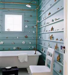 Banyoda kirəmitli divarların interyerləri