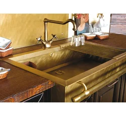 Mətbəx Interyerində Qızıl Lavabo
