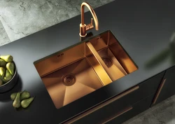 Mətbəx Interyerində Qızıl Lavabo