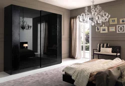 Bedroom design with mirrored wardrobe
