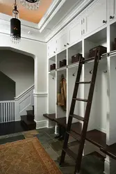 Müasir üslubda fotoşəkildə koridorda mezzanine