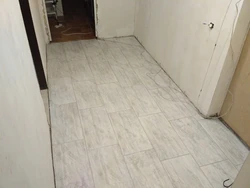 How to lay tiles in the hallway photo