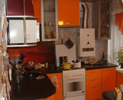 Кухні для маленькай кухні 5 метраў з газавай калонкай фота