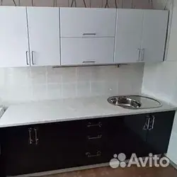 Qara Alt Və Ağ Üst Ilə Mətbəx Dizaynı