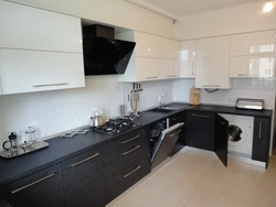 Kitchen design with black bottom and white top