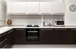 Kitchen design with black bottom and white top