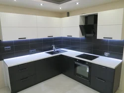 Kitchen design with black bottom and white top