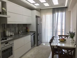 Balkon Qapısı Olan Mətbəx Daxili Dizayn Fotoşəkili