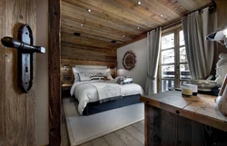 Chalet uslubidagi yotoqxona fotosurati