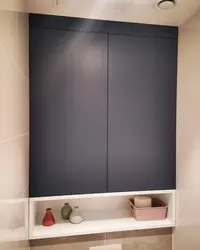 Vanna otağı fotoşəkilində quraşdırılmış qarderoblar